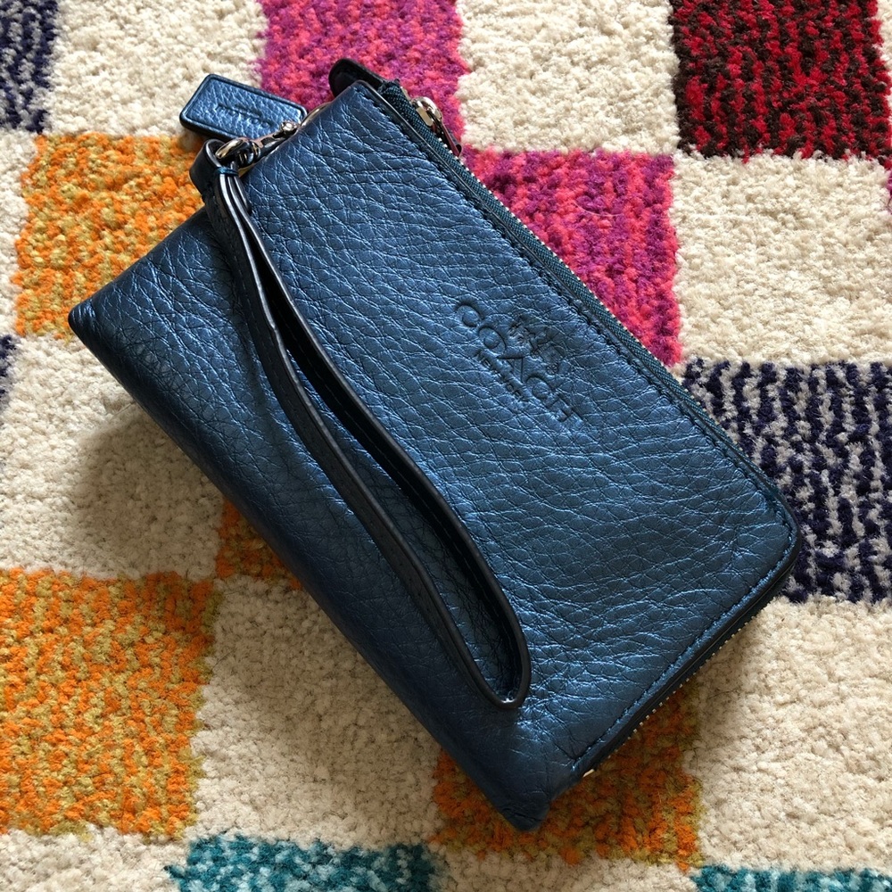 {Final Price} COACH Double Zip Wristlet Wallet GUC